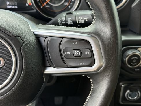 Used 2021 Jeep Wrangler Unlimited Sahara AWD/4WD image 17