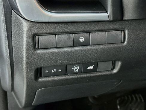 Used 2024 Nissan Rogue SV AWD/4WD image 12