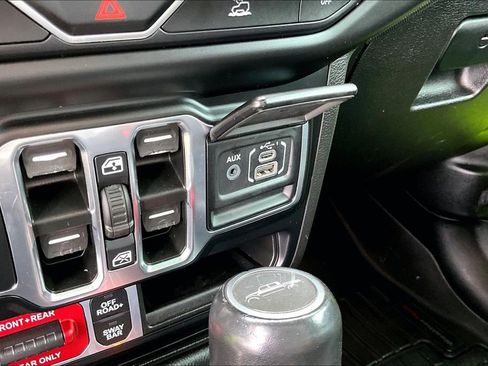 Used 2021 Jeep Gladiator Rubicon AWD/4WD image 29