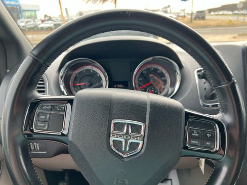 Used 2020 Dodge Grand Caravan SXT image 36
