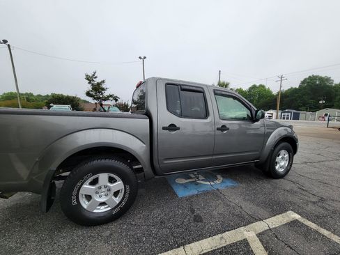 Used 2007 Nissan Frontier SE w/ SE Value Truck Pkg AWD/4WD image 12