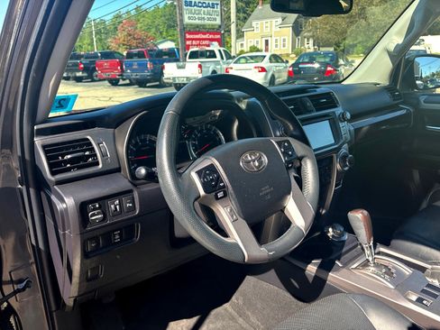 Used 2016 Toyota 4Runner Limited image 10