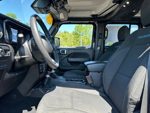 Used 2024 Jeep Wrangler Unlimited Rubicon 4xe AWD/4WD image 37