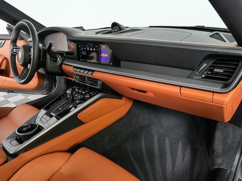 Certified 2025 Porsche 911 Carrera RWD image 22