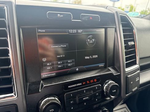 Used 2015 Ford F150 XLT w/ Equipment Group 302A Luxury AWD/4WD image 40