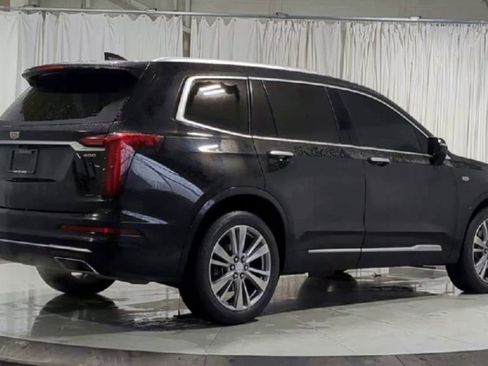 Used 2023 Cadillac XT6 Premium Luxury image 8
