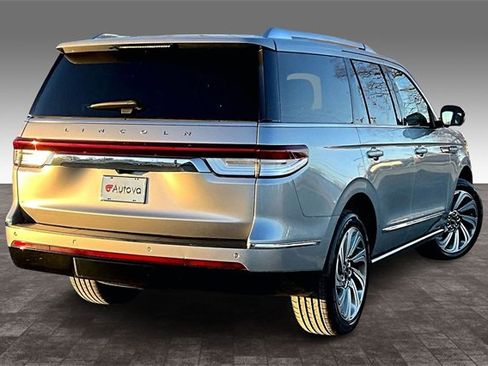 Used 2023 Lincoln Navigator Reserve image 6