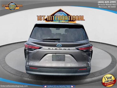 Used 2021 Toyota Sienna LE image 7