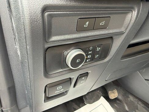 Used 2022 Ford Expedition Limited RWD image 12