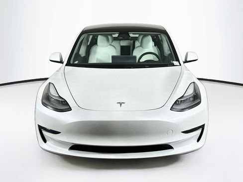 Used 2023 Tesla Model 3 Standard Range RWD image 2