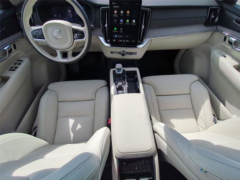 New 2026 Volvo XC90 T8 Ultra w/ Protection Package Premier AWD/4WD image 17