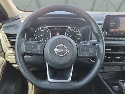 Used 2024 Nissan Rogue SV image 19