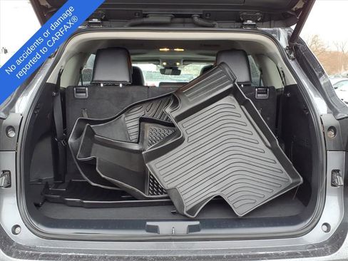 Used 2023 Toyota Highlander L image 11