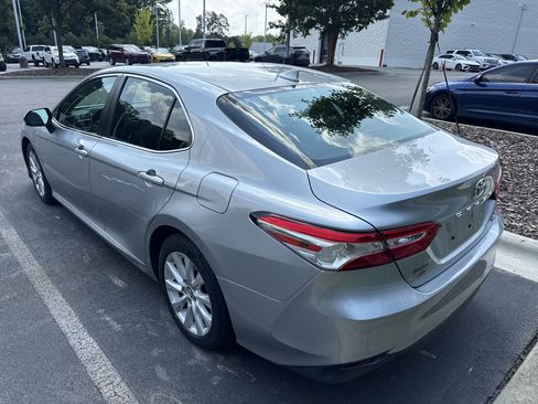 Used 2020 Toyota Camry LE FWD image 43
