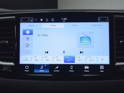 Used 2024 Chrysler Pacifica Touring-L image 15