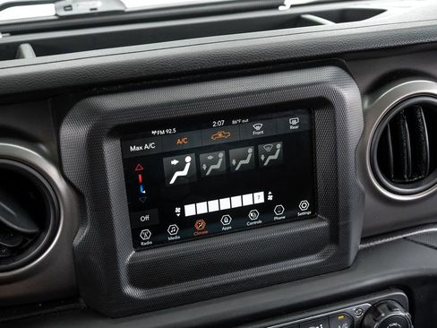 Used 2022 Jeep Gladiator Sport AWD/4WD image 40