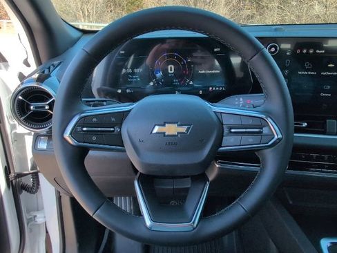 New 2026 Chevrolet Equinox LT w/ Safety and Technology Package FWD image 15