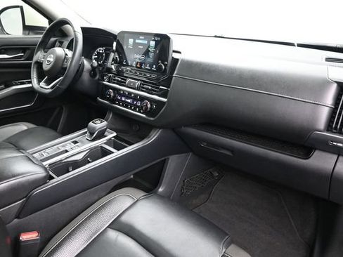 Used 2022 Nissan Pathfinder SL w/ SL Premium Package FWD image 10