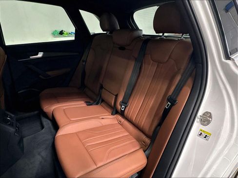 Used 2024 Audi Q5 e Premium Plus w/ Premium Plus Package AWD/4WD image 26