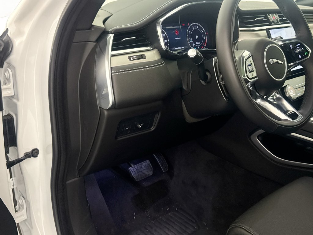 New 2026 Jaguar F-PACE R-Dynamic S AWD/4WD image 9