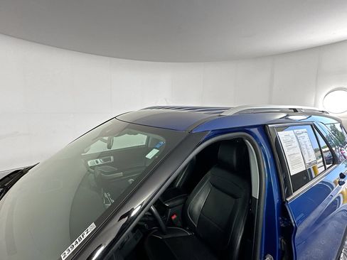 Used 2023 Ford Explorer Limited w/ Hybrid Equipment Group 310A RWD image 23