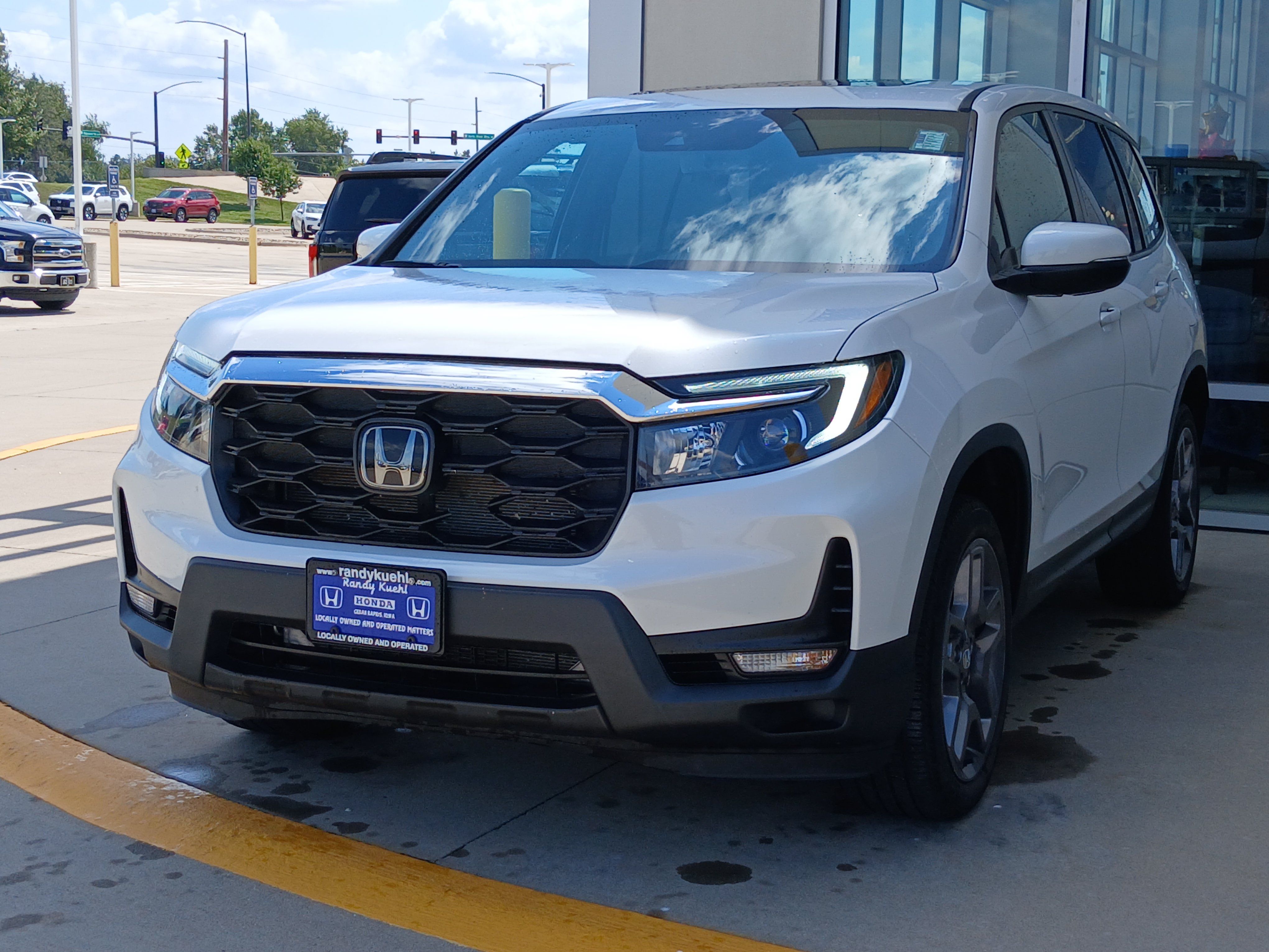 Used 2023 Honda Passport EX-L image 3