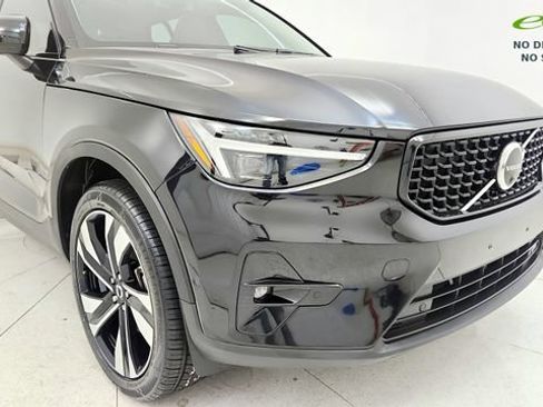 Used 2024 Volvo XC40 B5 Plus w/ Protection Package Premier AWD/4WD image 23