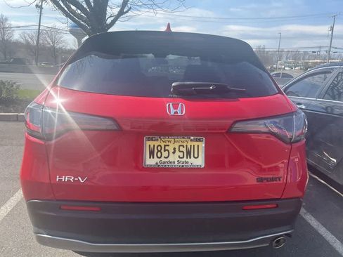 Used 2024 Honda HR-V Sport image 9