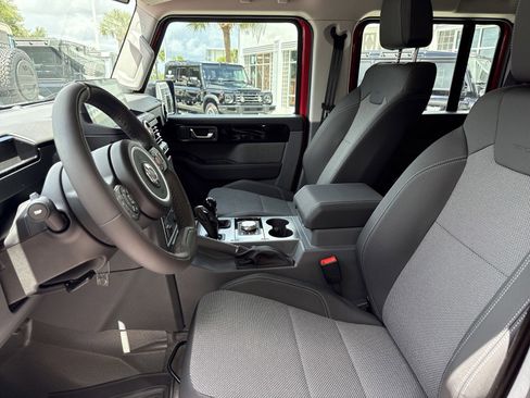 Used 2025 INEOS Grenadier image 13