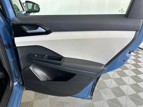 Used 2025 Volkswagen Taos S FWD image 27