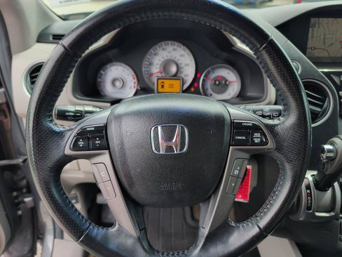 Used 2013 Honda Pilot Touring image 18