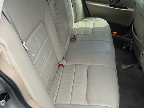Used 1999 Lincoln Town Car Executive RWD image 18