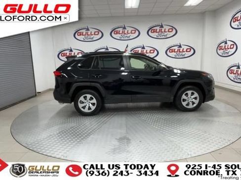 Used 2019 Toyota RAV4 LE FWD image 5
