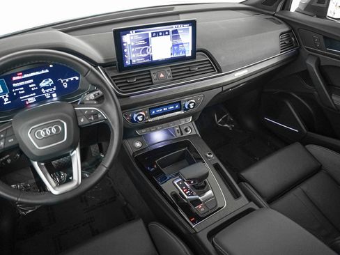 Certified 2025 Audi Q5 2.0T Premium Plus w/ Premium Plus Package image 18
