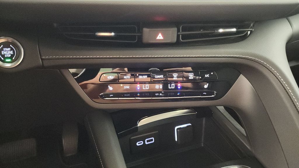 Used 2023 Buick Envision Essence FWD image 16