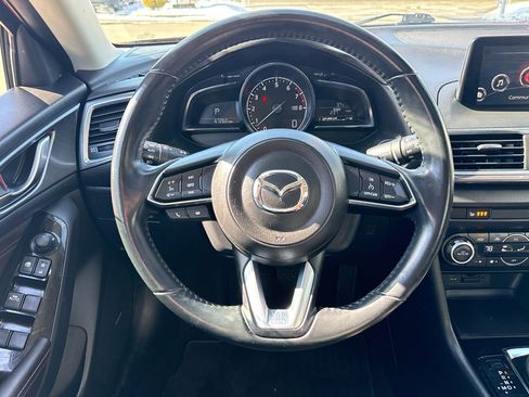 Used 2018 MAZDA MAZDA3 Grand Touring image 16