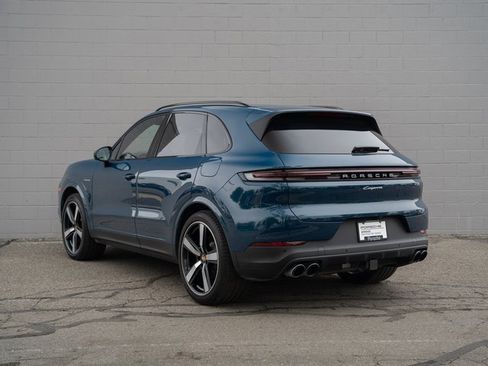 Certified 2024 Porsche Cayenne image 3