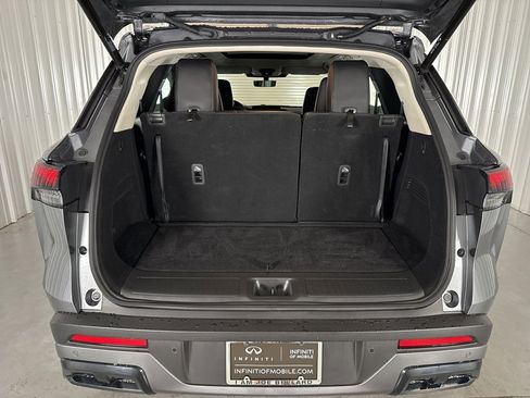 Certified 2024 INFINITI QX60 Luxe image 8