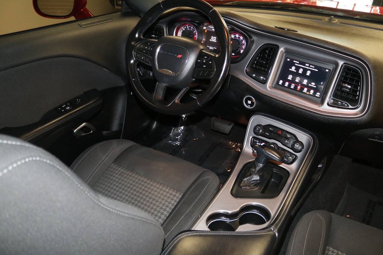 Used 2023 Dodge Challenger SXT RWD image 15