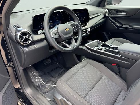 Used 2026 Chevrolet Equinox LT FWD image 10