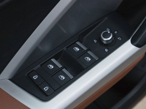 Used 2023 Audi Q3 2.0T Premium image 13