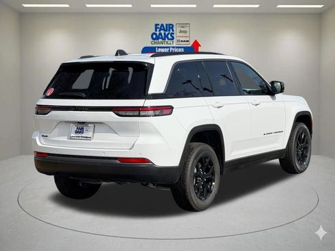 New 2026 Jeep Grand Cherokee Altitude AWD/4WD image 7