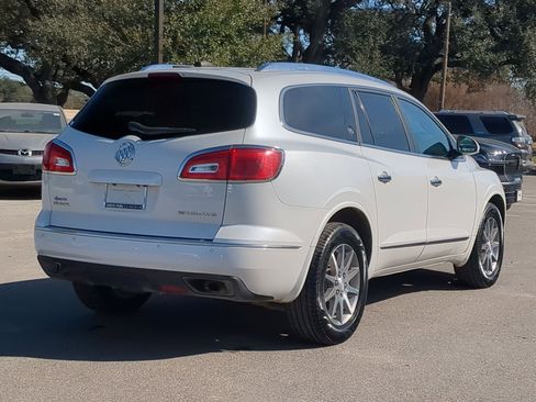 Used 2017 Buick Enclave Leather image 3