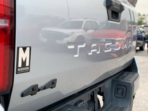 Used 2025 Toyota Tacoma TRD Sport AWD/4WD image 22
