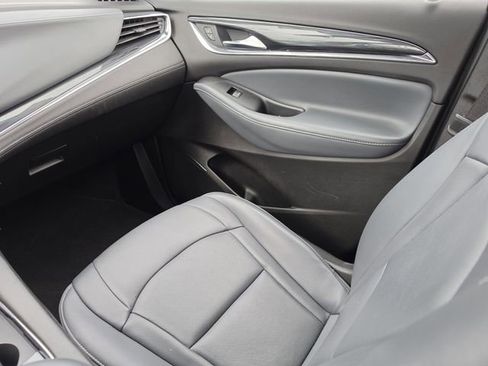 Used 2023 Buick Enclave Essence FWD image 36