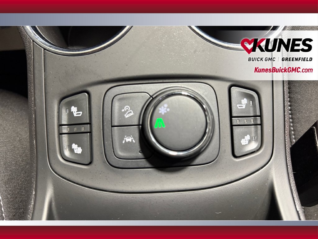 Used 2024 GMC Terrain SLE w/ Driver Convenience Package FWD image 32
