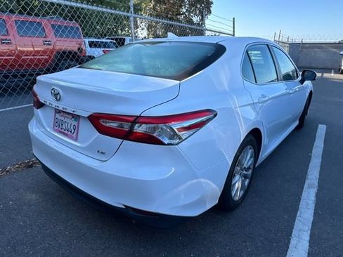 Used 2019 Toyota Camry LE FWD image 5