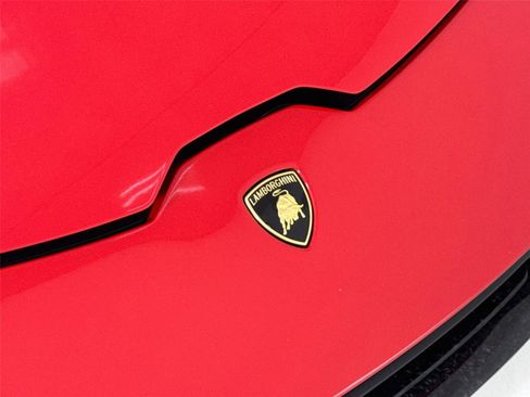 Used 2018 Lamborghini Huracan Performante AWD/4WD image 34