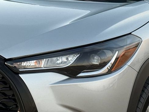 Used 2024 Toyota Corolla Cross LE FWD image 3