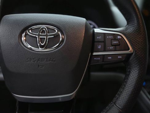 Used 2021 Toyota Sienna Limited AWD/4WD image 26